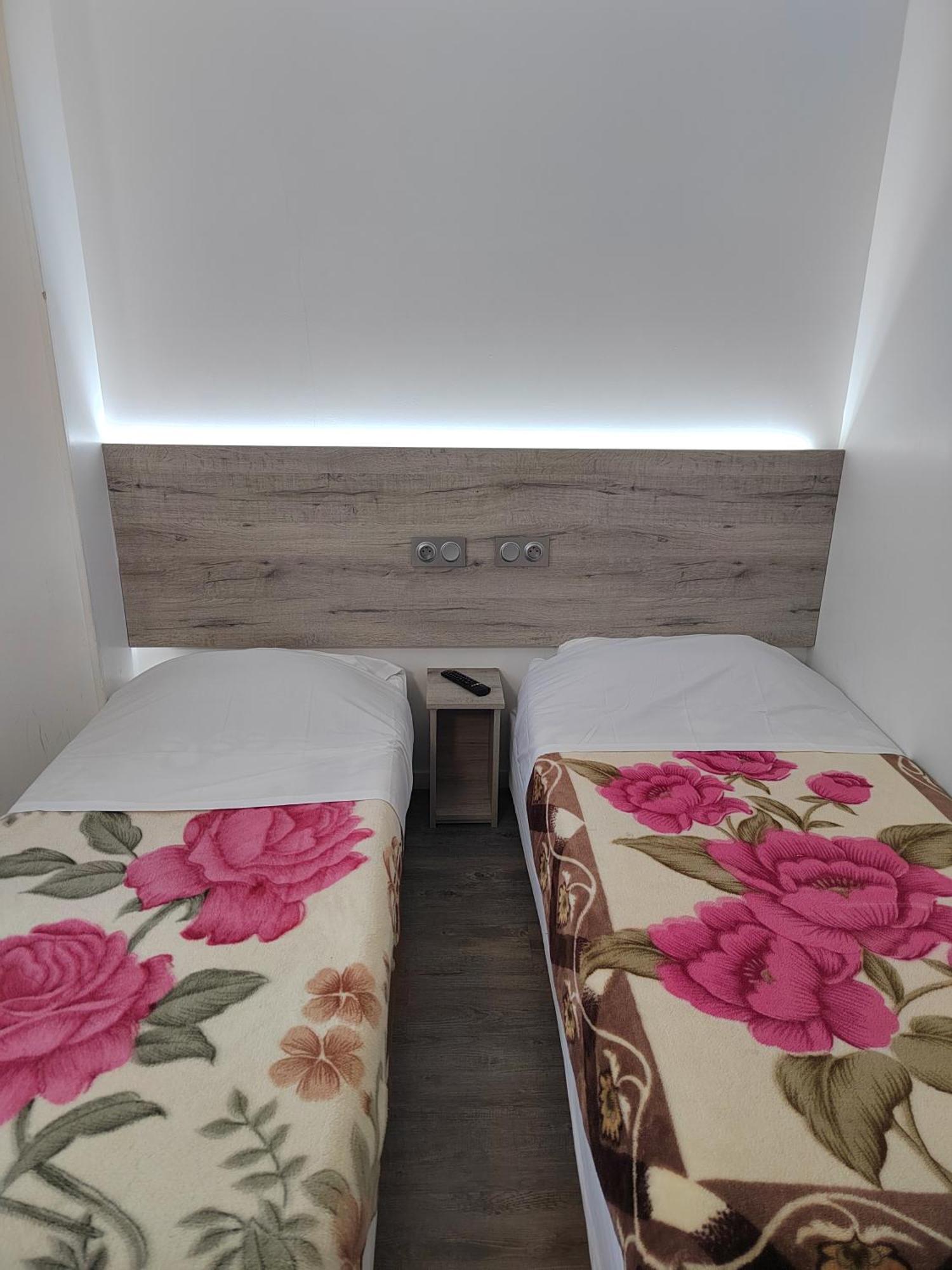 Alpha Hotel Bouafle Экстерьер фото