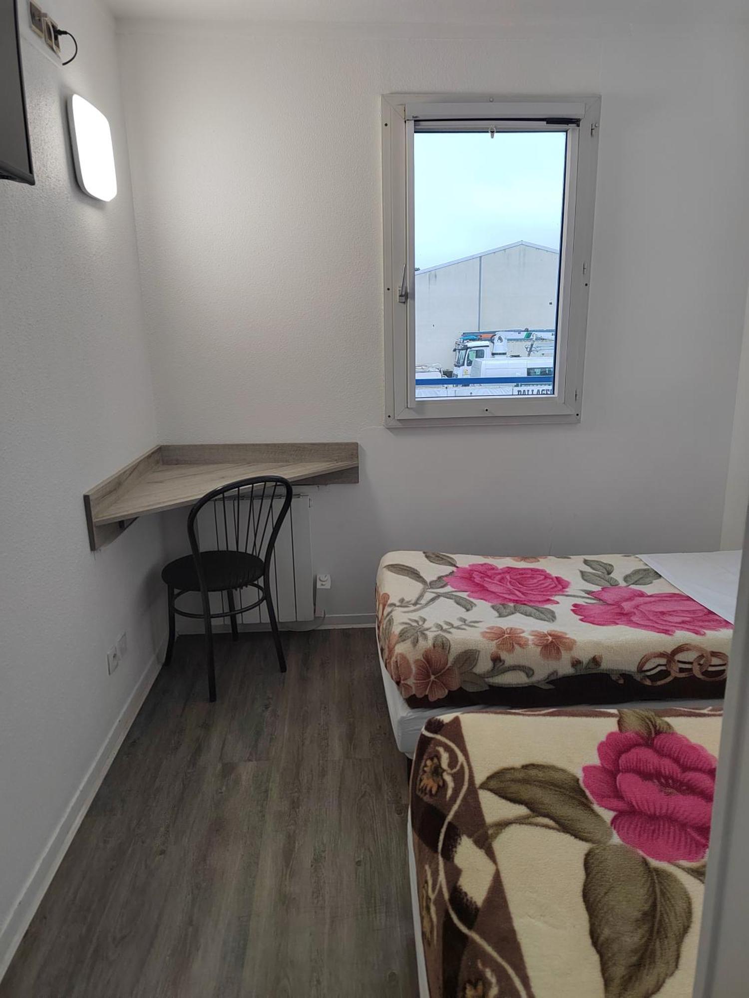 Alpha Hotel Bouafle Экстерьер фото