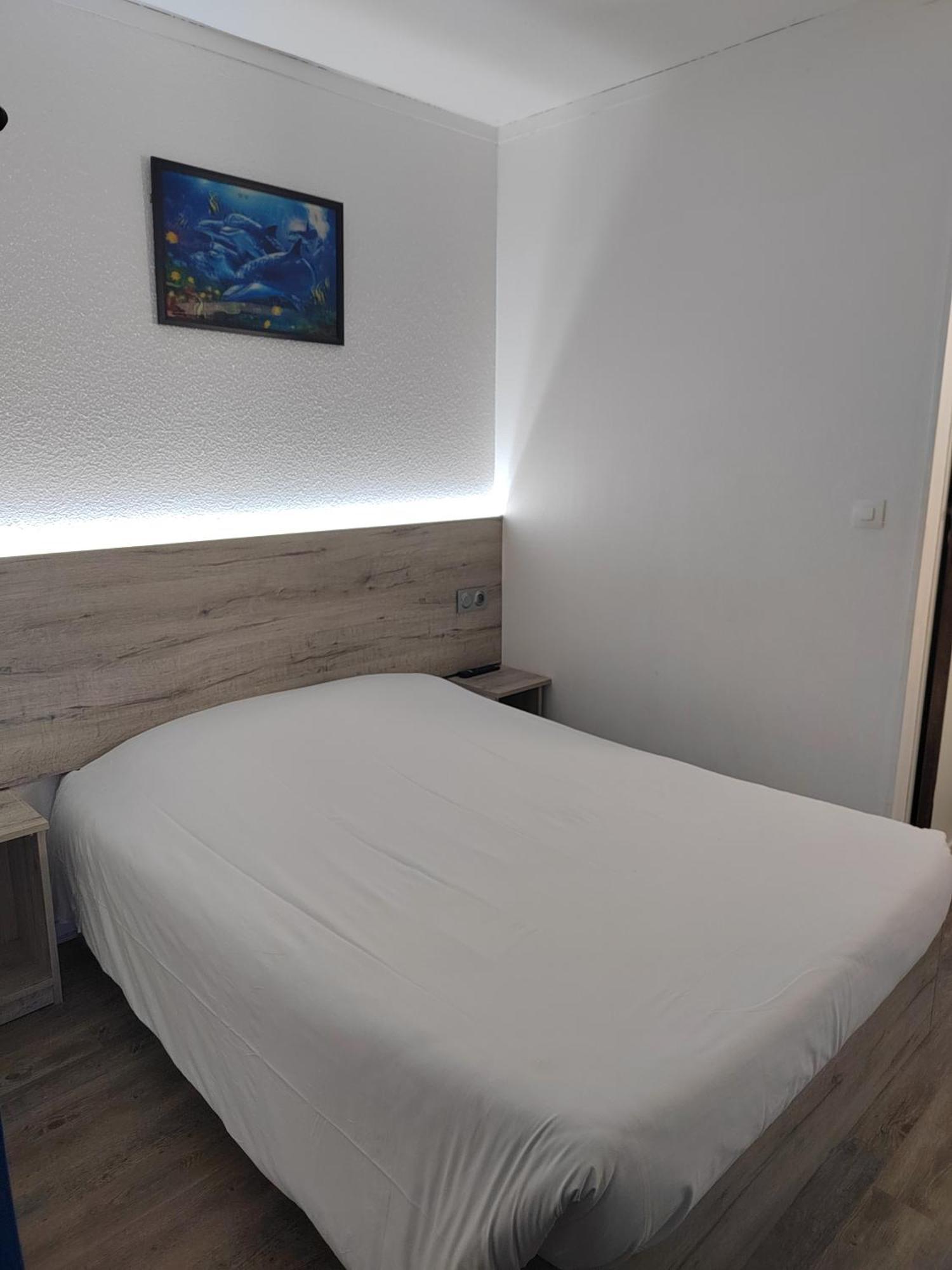 Alpha Hotel Bouafle Экстерьер фото