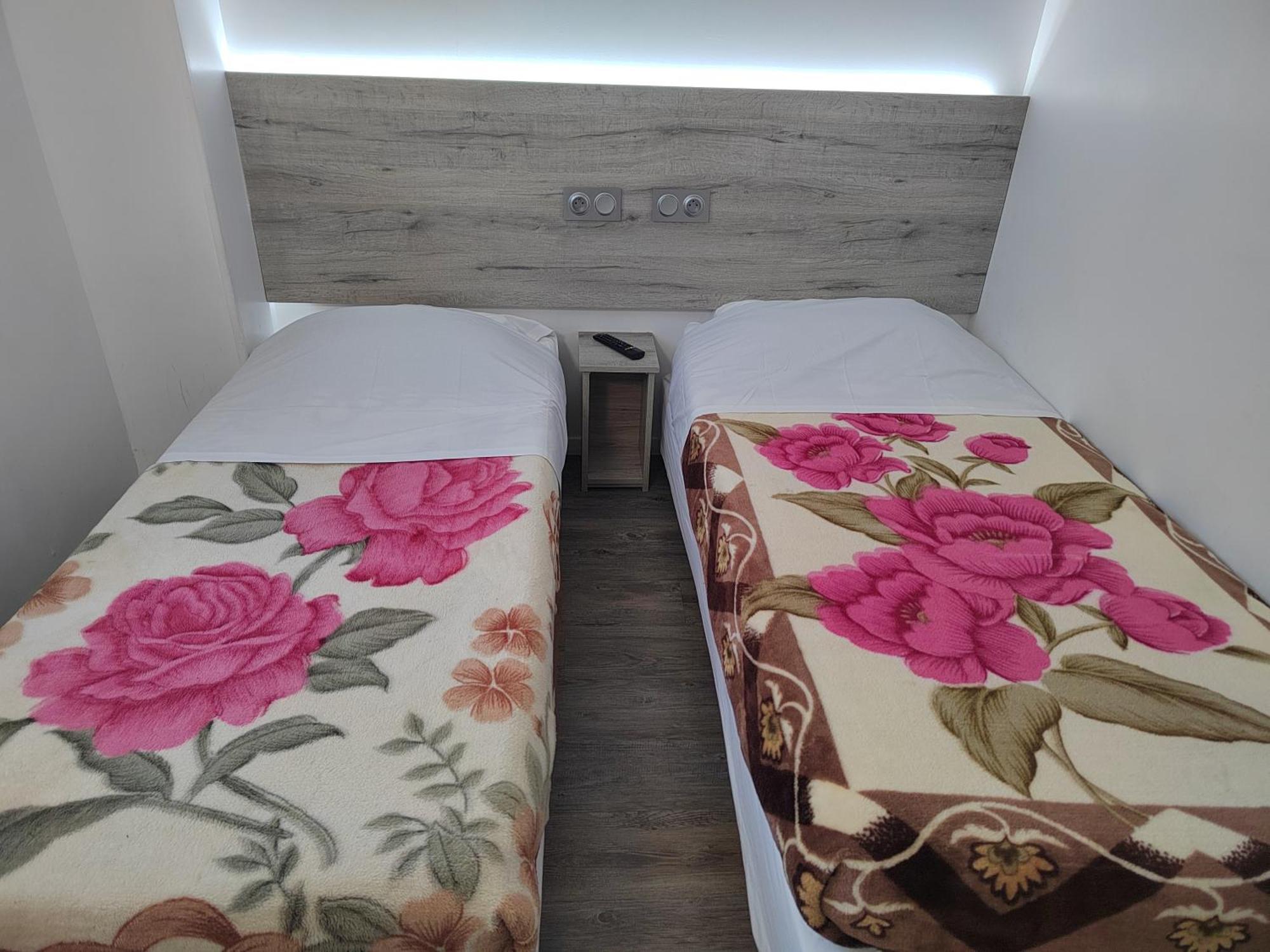 Alpha Hotel Bouafle Экстерьер фото