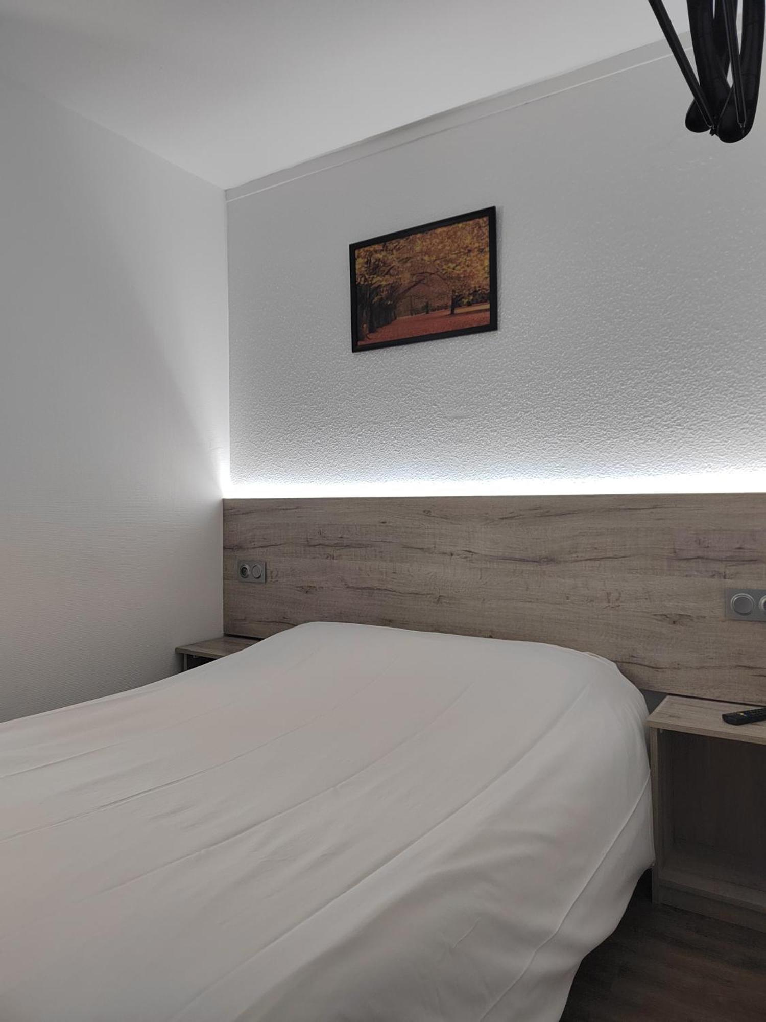 Alpha Hotel Bouafle Экстерьер фото